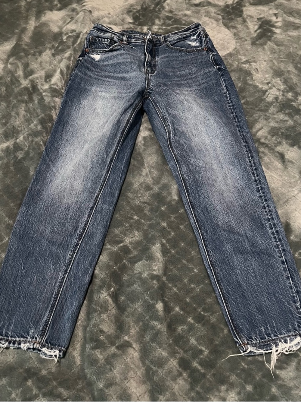 American Eagle Outfitters Women's Faded Blue Straight-Leg Jeans